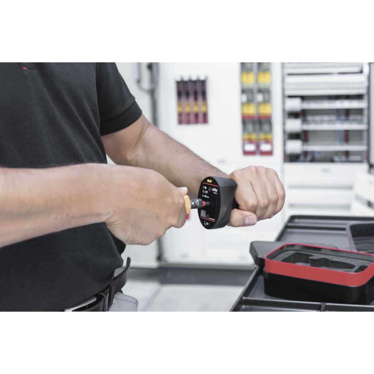 Wiha Drehmoment-Testgerät Torque QuickCheck Set 4-teilges Set mit Adapterklingen, Batterien und Box