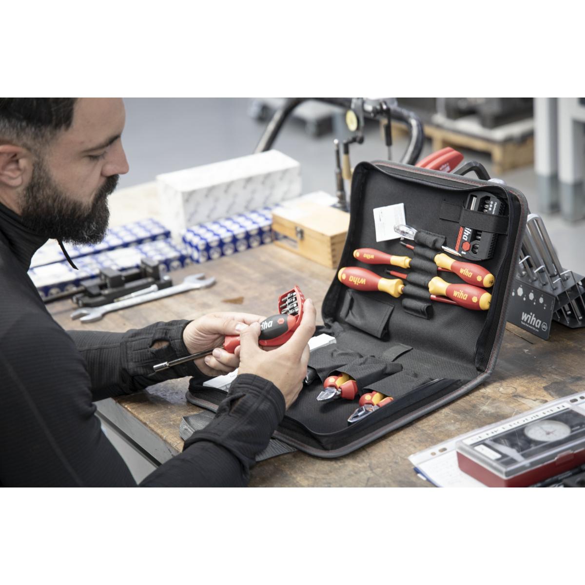 Wiha Werkzeug Set Elektriker gemischt 32-teilges Set mit Werkzeugmappe