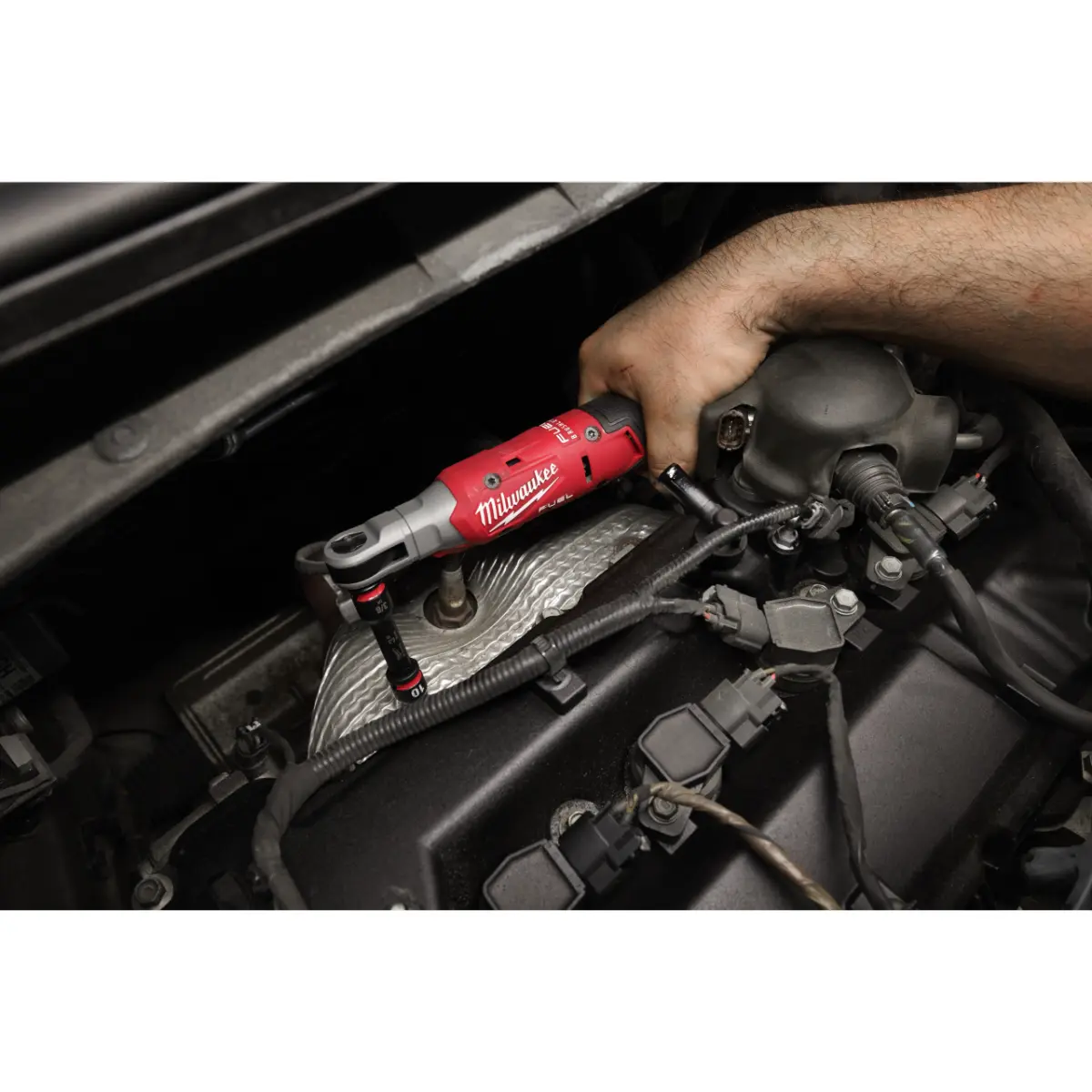 Milwaukee M12 FUEL 3/8˝ Akku-Ratsche M12 FIR38G2-252B