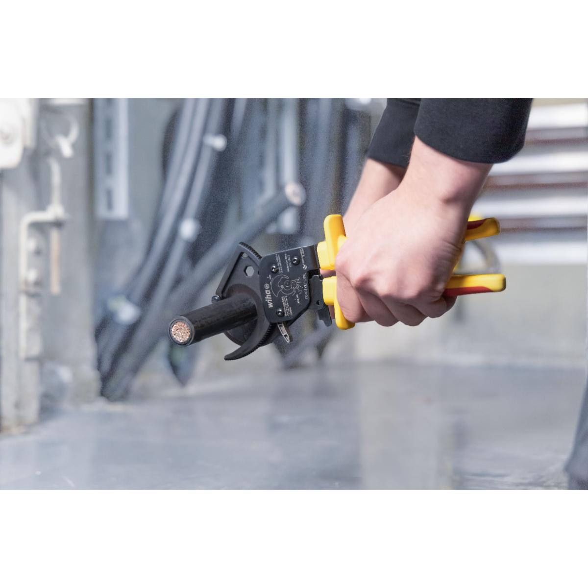 Wiha Kabelschneider electric bis 300 mm² mit Ratschenprinzip