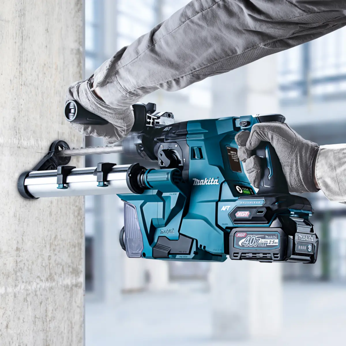 Makita Akku-Kombihammer SDS-PLUS 40V max. /4,0 Ah, 2 Akkus + Ladegerät im MAKPAC - HR011GU201