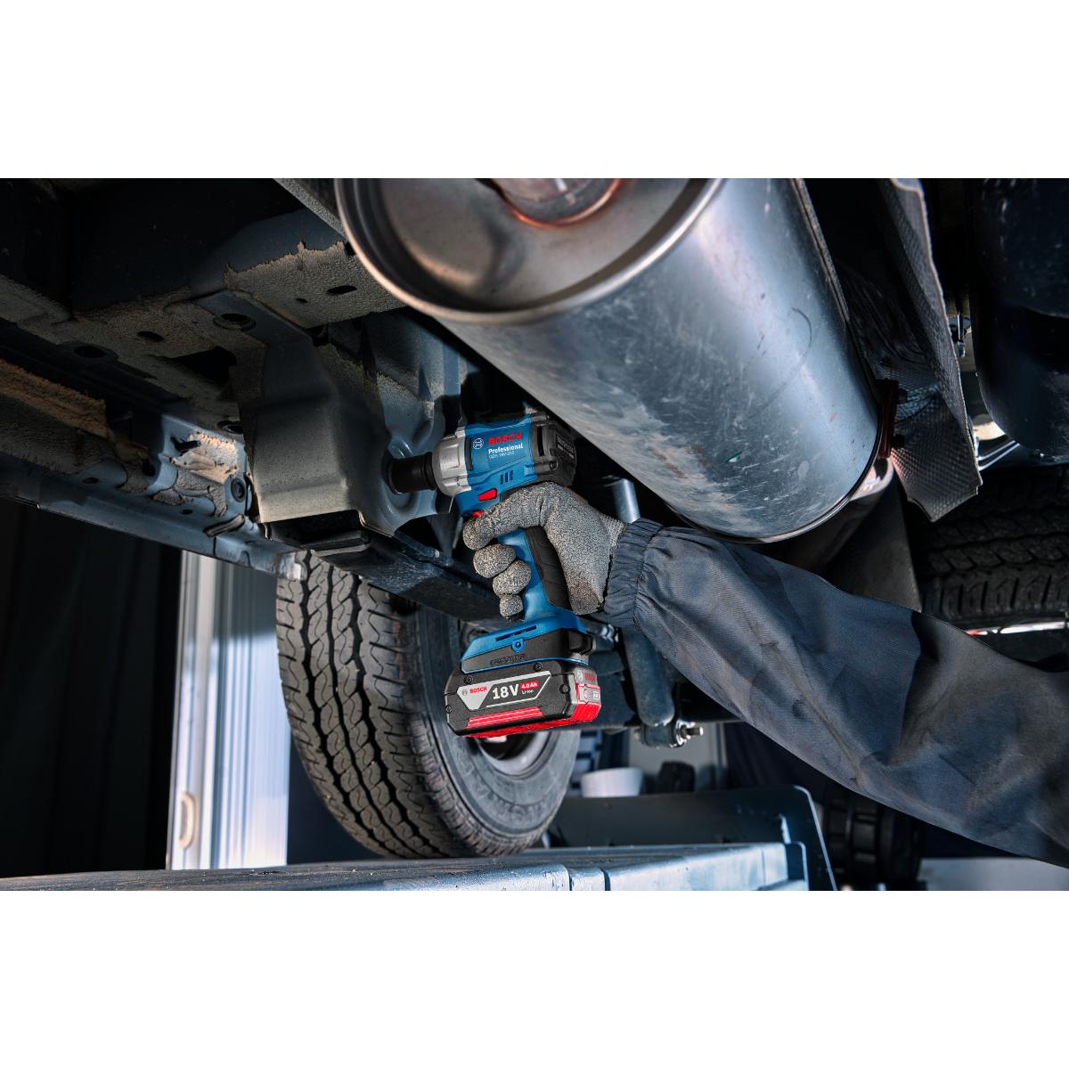 Bosch Akku-Drehschlagschrauber GDS 18V-350, 2 x Akku GBA 18V 4.0Ah in L-BOXX