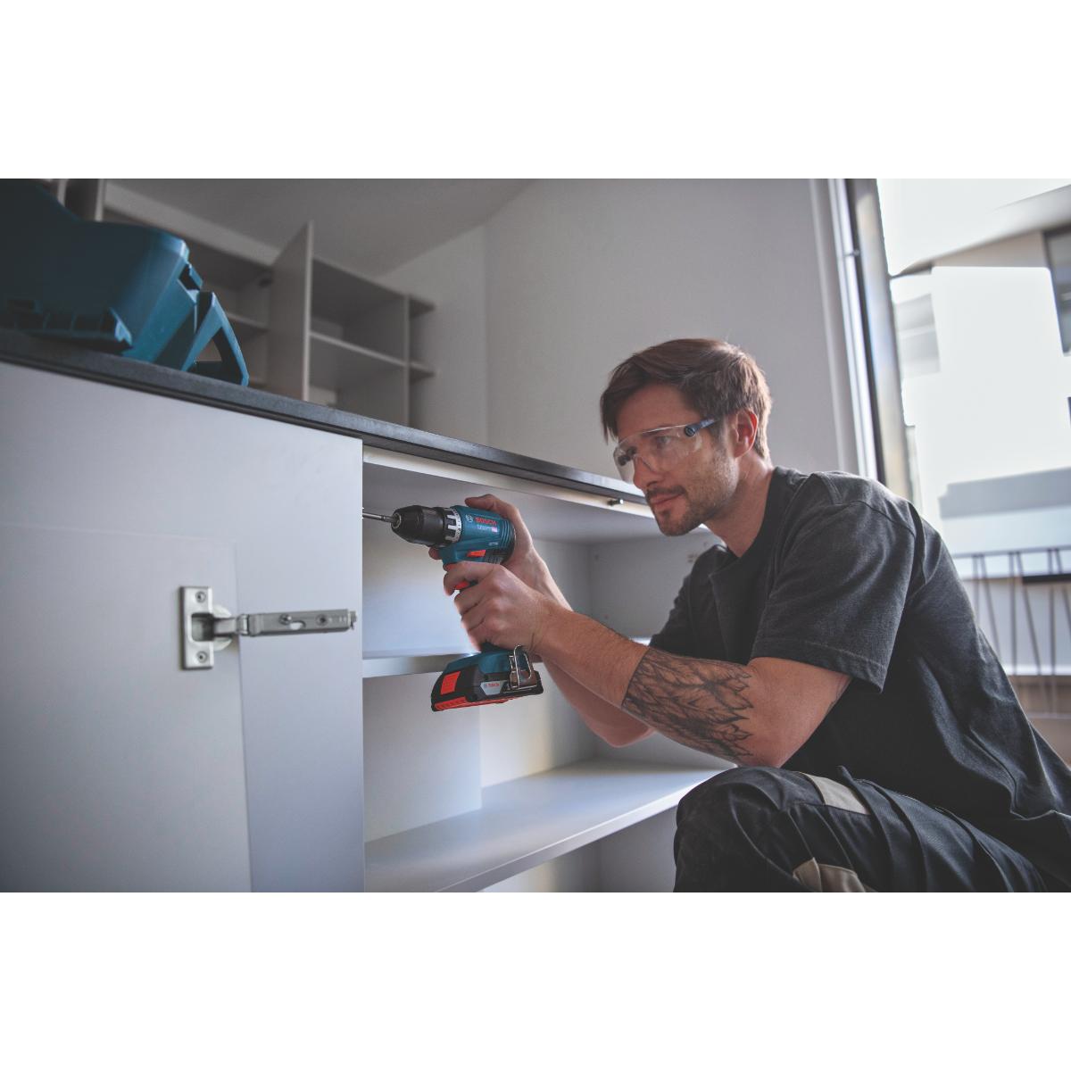 Bosch Combo Kit 2 x 18V-Set: GSR + GBH + 2 x Bit-Set + 2 x GBA 18V 4.0 Ah + GAL 18V-40