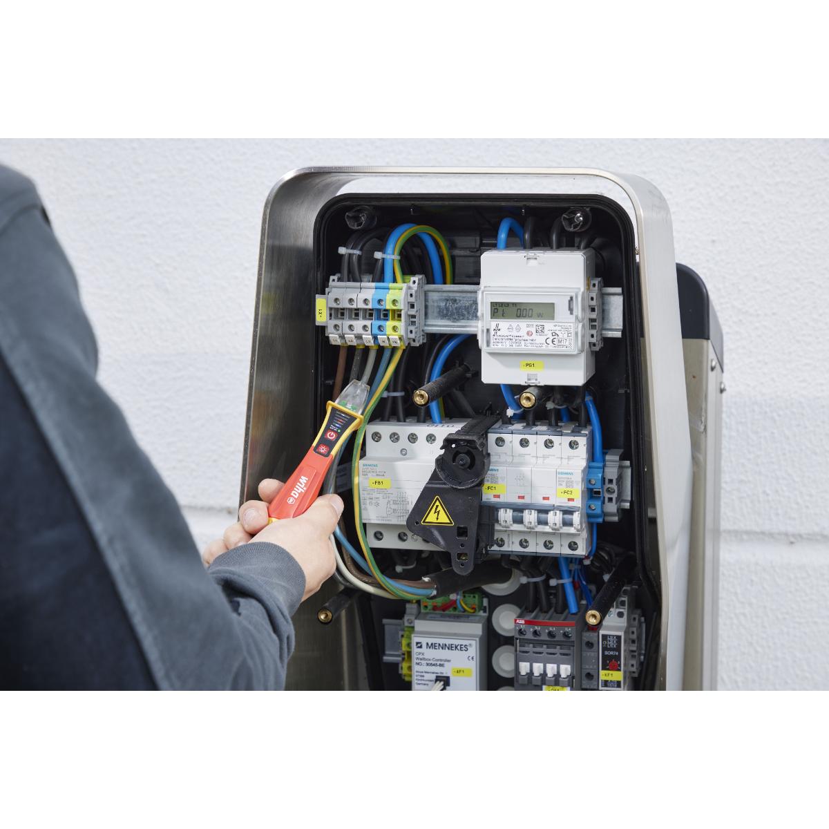 Wiha Spannungsprüfer Volt Detector berührungslos, einpolig, 12 – 1.000 V AC mit 2x AAA-Batterien