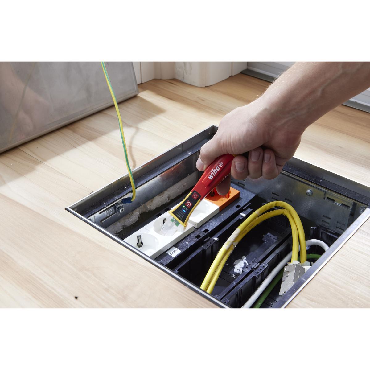 Wiha Spannungsprüfer Volt Detector berührungslos, einpolig, 12 – 1.000 V AC mit 2x AAA-Batterien