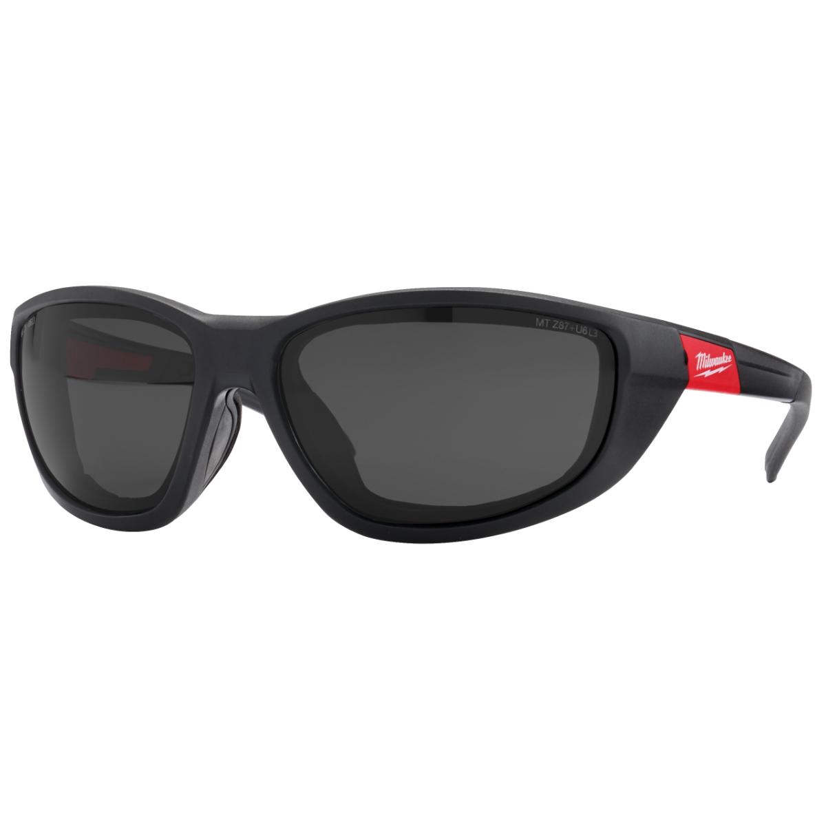 Milwaukee - High Performance Schutzbrille getönt PREMIUM mit Schaumstoffauflage