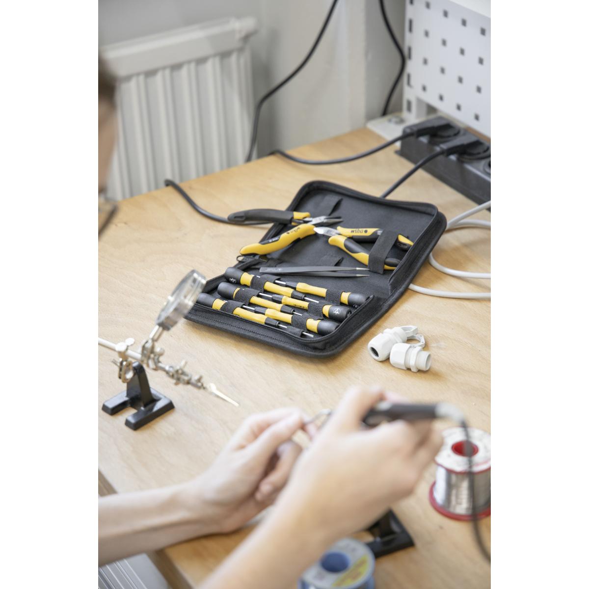 Wiha Werkzeug Set ESD Zangen, Schraubendreher, Pinzette 10-teilges Set mit Werkzeugmappe