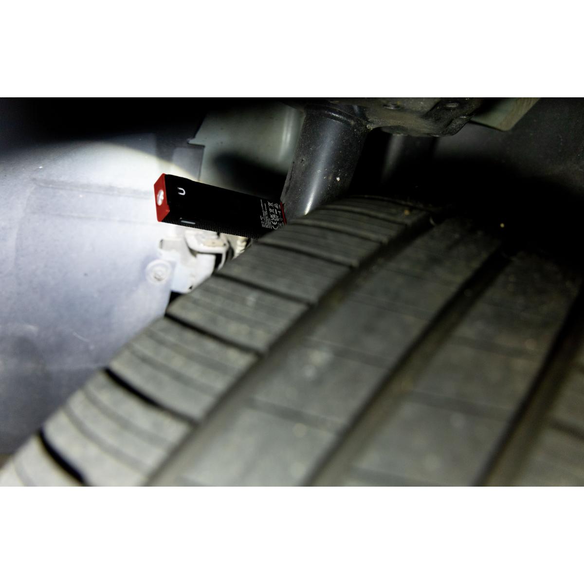 Wiha Handleuchte 800 lm mit USB-C-Ladekabel