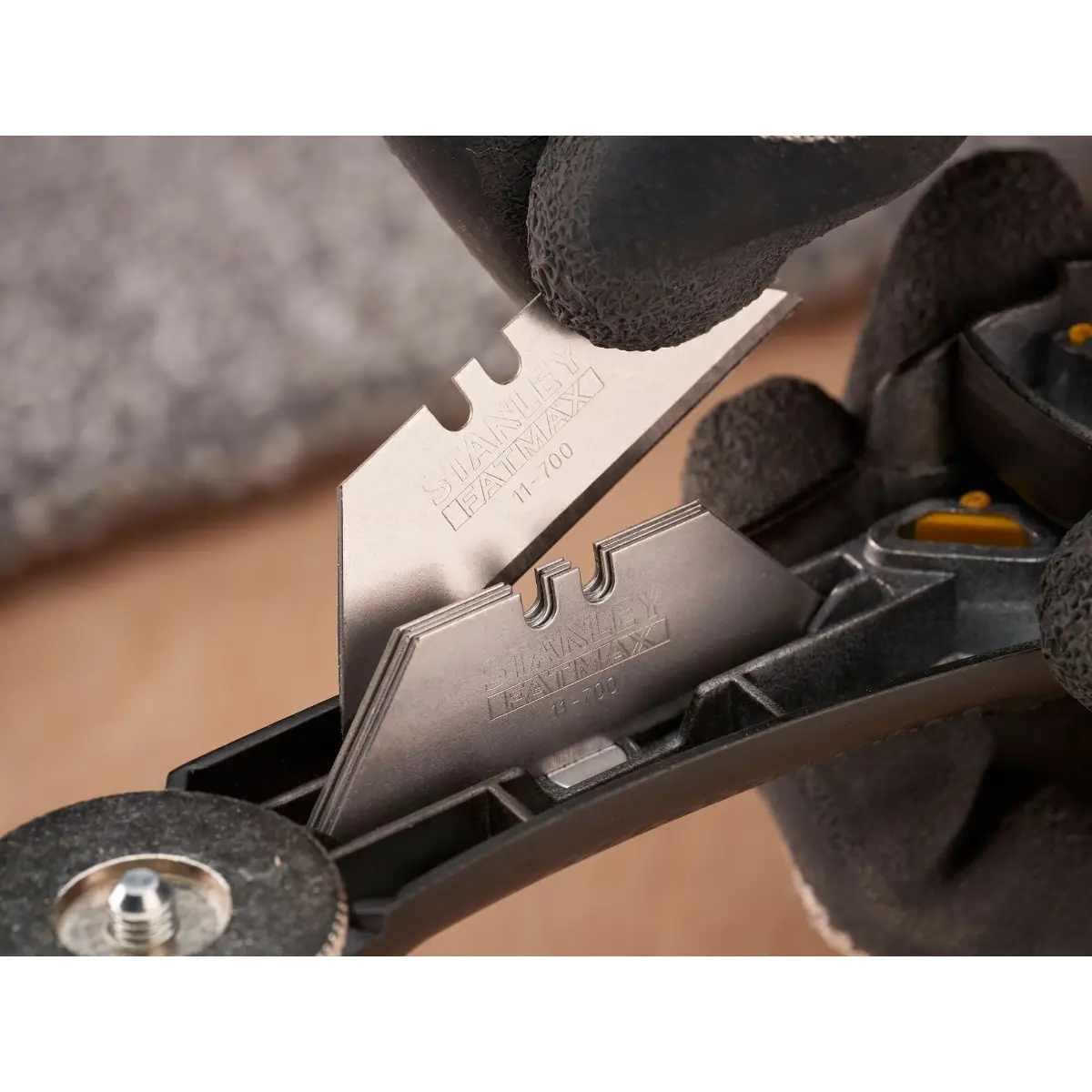 STANLEY FATMAX Universalmesser mit feststehender Klinge, schwarz, inklusive Kunststoffköcher, zwei Trapezklingen und einer Hakenklinge