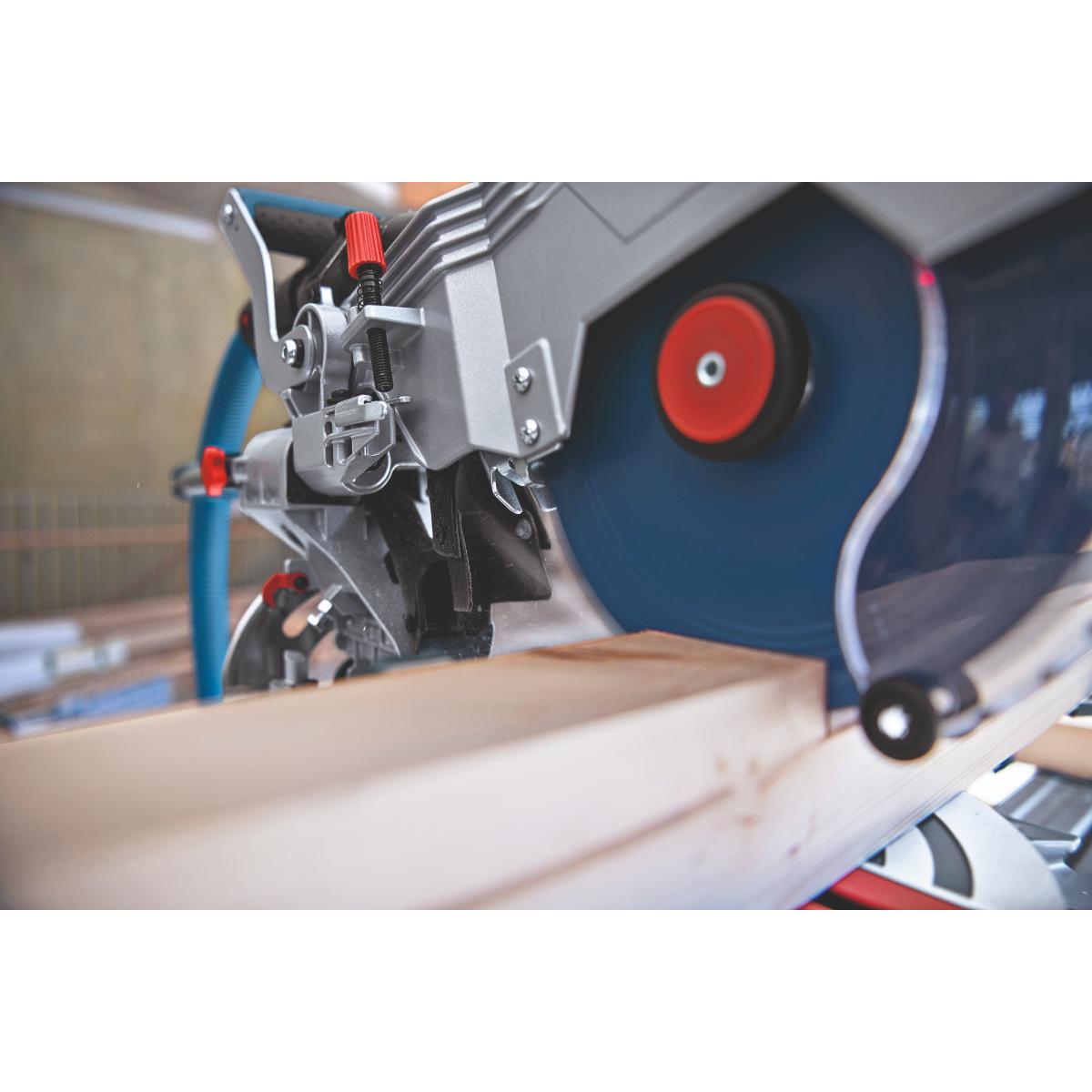 Bosch Akku-Kapp- und Gehrungssäge BITURBO GCM 18V-216 DC ohne Akku