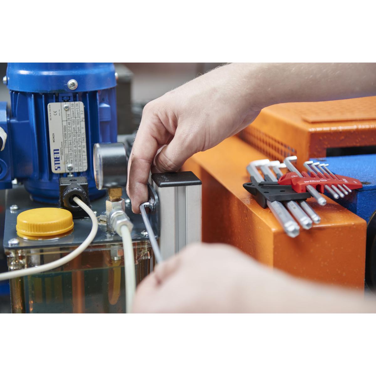 Wiha Stiftschlüssel Set im ProStar Halter Sechskant-Kugelkopf mit kurzem Schenkel 9-teilges Set mattverchromt in SB-Kartonverpackung