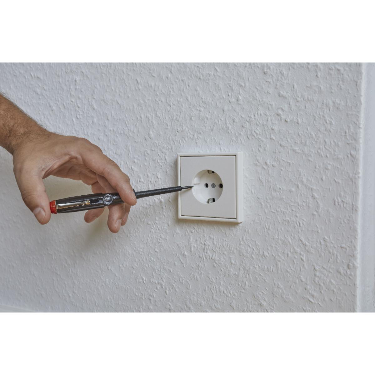 Wiha Spannungsprüfer 150-250 Volt Schlitz schwarz, mit Ansteckclip