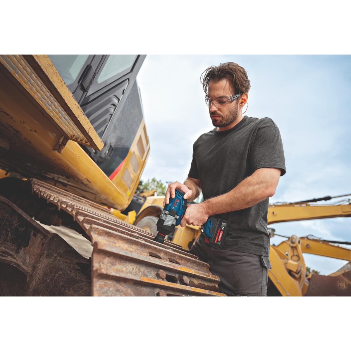 Bosch Akku-Drehschlagschrauber GDS18V-1600H, 2x EXBA18V-80 in L-BOXX
