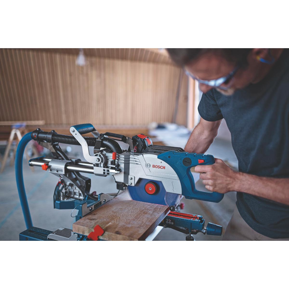 Bosch Akku-Kapp- und Gehrungssäge BITURBO GCM 18V-216 DC ohne Akku