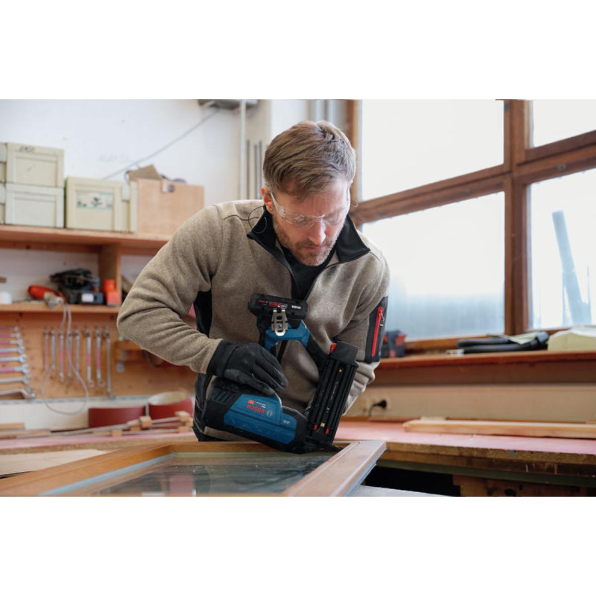 Bosch Akku-Nagler GNH18V-50-2M in L-BOXX