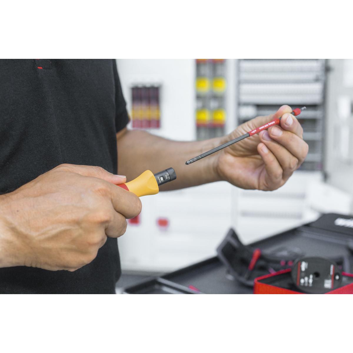 Wiha Drehmoment-Testgerät Torque QuickCheck Set 4-teilges Set mit Adapterklingen, Batterien und Box