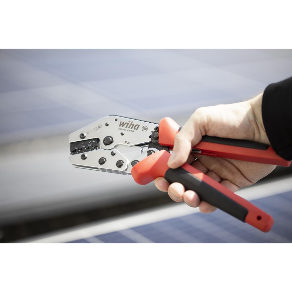 Wiha Crimpwerkzeug für MC4-Verbinder 2,5 - 6 mm²