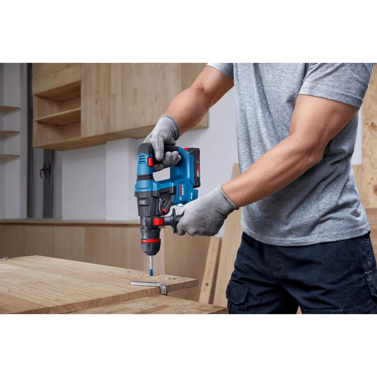 Bosch Akku-Bohrhammer mit ONECHUCK GBH 18V-18 X in L-BOXX