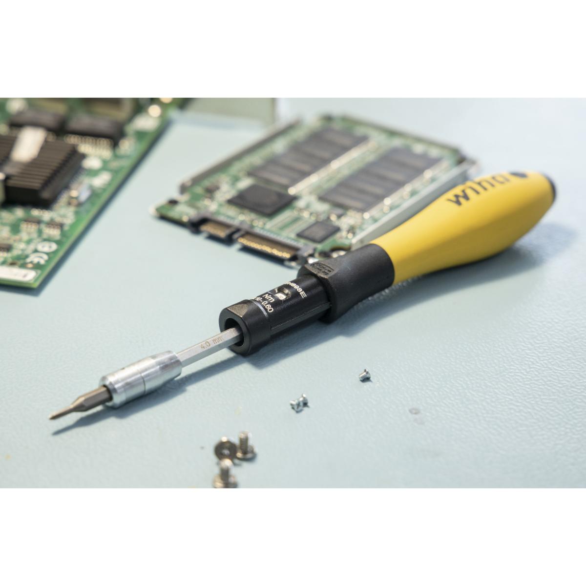 Wiha Drehmoment-Schraubendreher Set TorqueVario -S Micro ESD 0,1-0,6 Nm gemischt 18-teilges Set variabel einstellbare Drehmomentbegrenzung mit Box