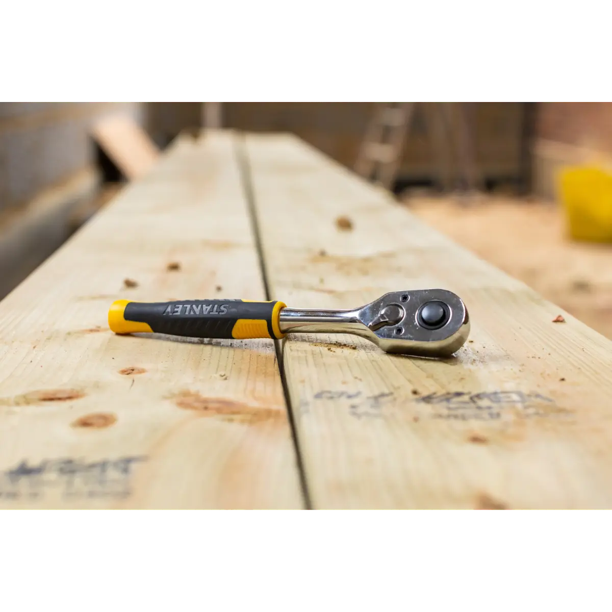 STANLEY 3/8 Zoll Umschaltknarre, 72 Zähne, Griff aus Bi-Material für Kontrolle und Komfort