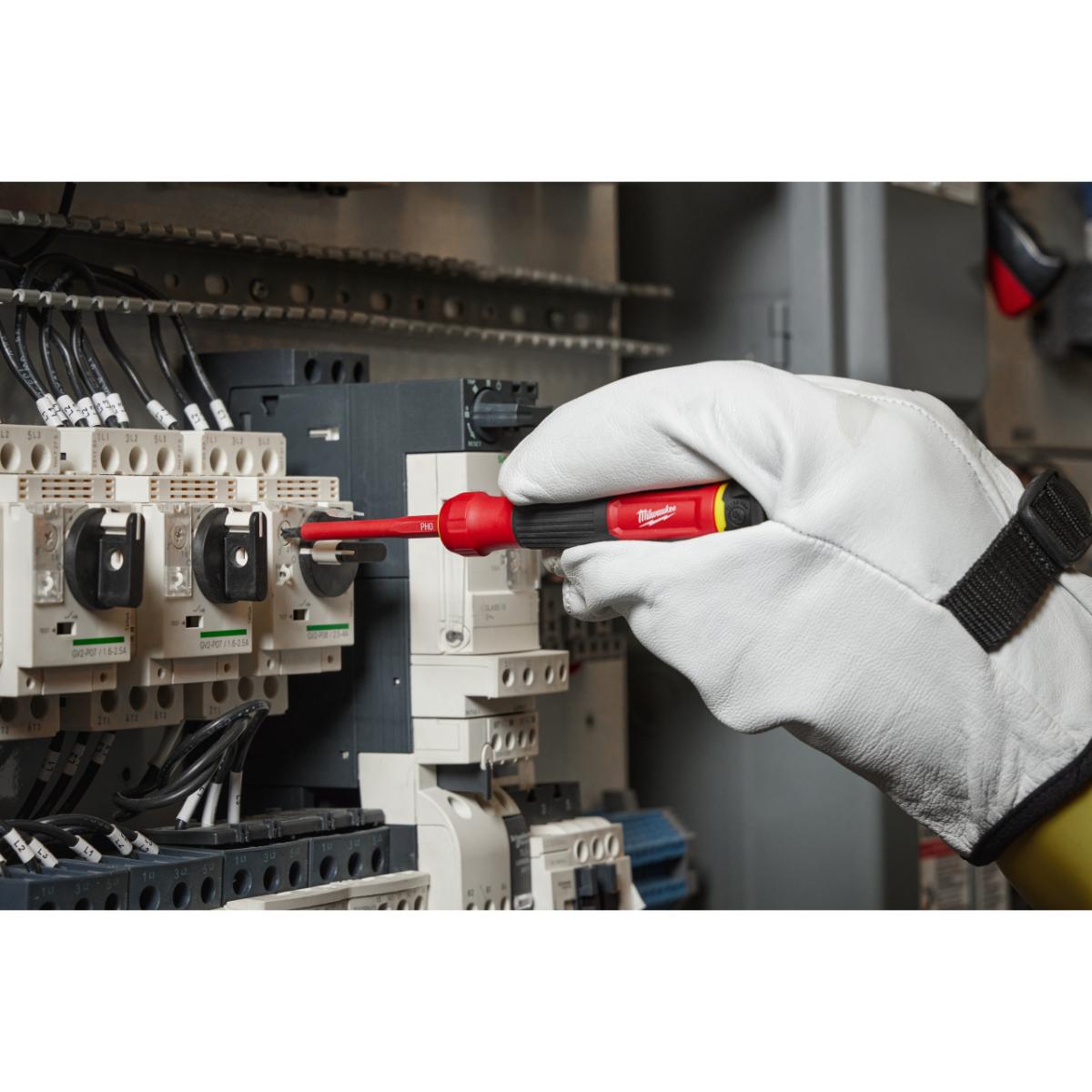 Milwaukee Multi-Bit Feinschrauberdreher 8 in 1 VDE geprüft mit 8 isolierten Bits PH/PZ/TX/SL