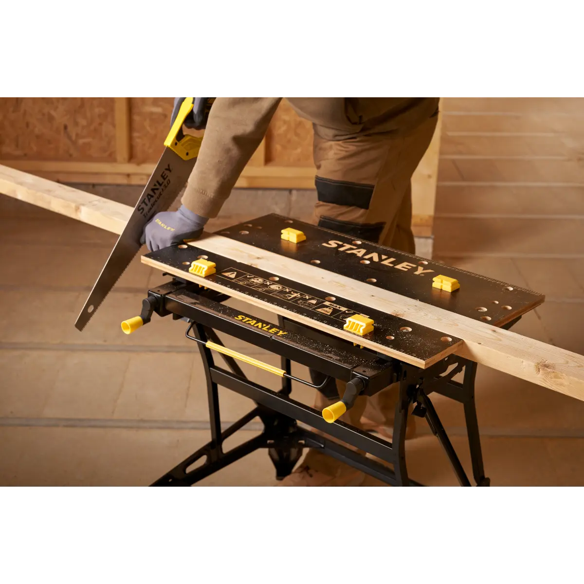 STANLEY Workmate Deluxe mit Bambus-Arbeitsplatte, belastbar bis 250kg