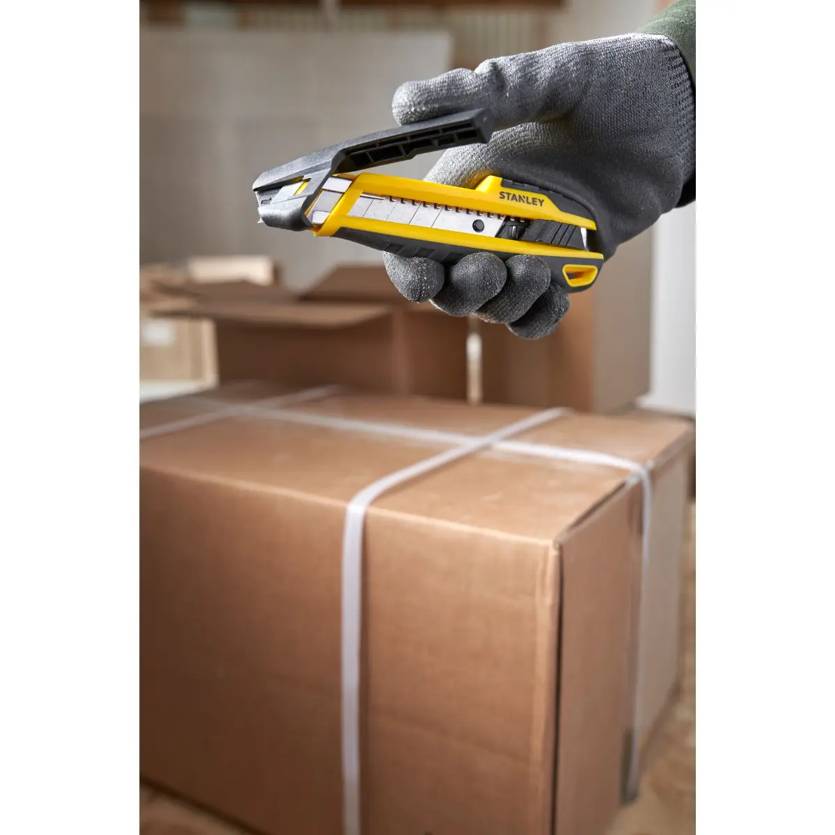 STANLEY Cuttermesser 18mm mit Schieber und integriertem Klingenbrecher