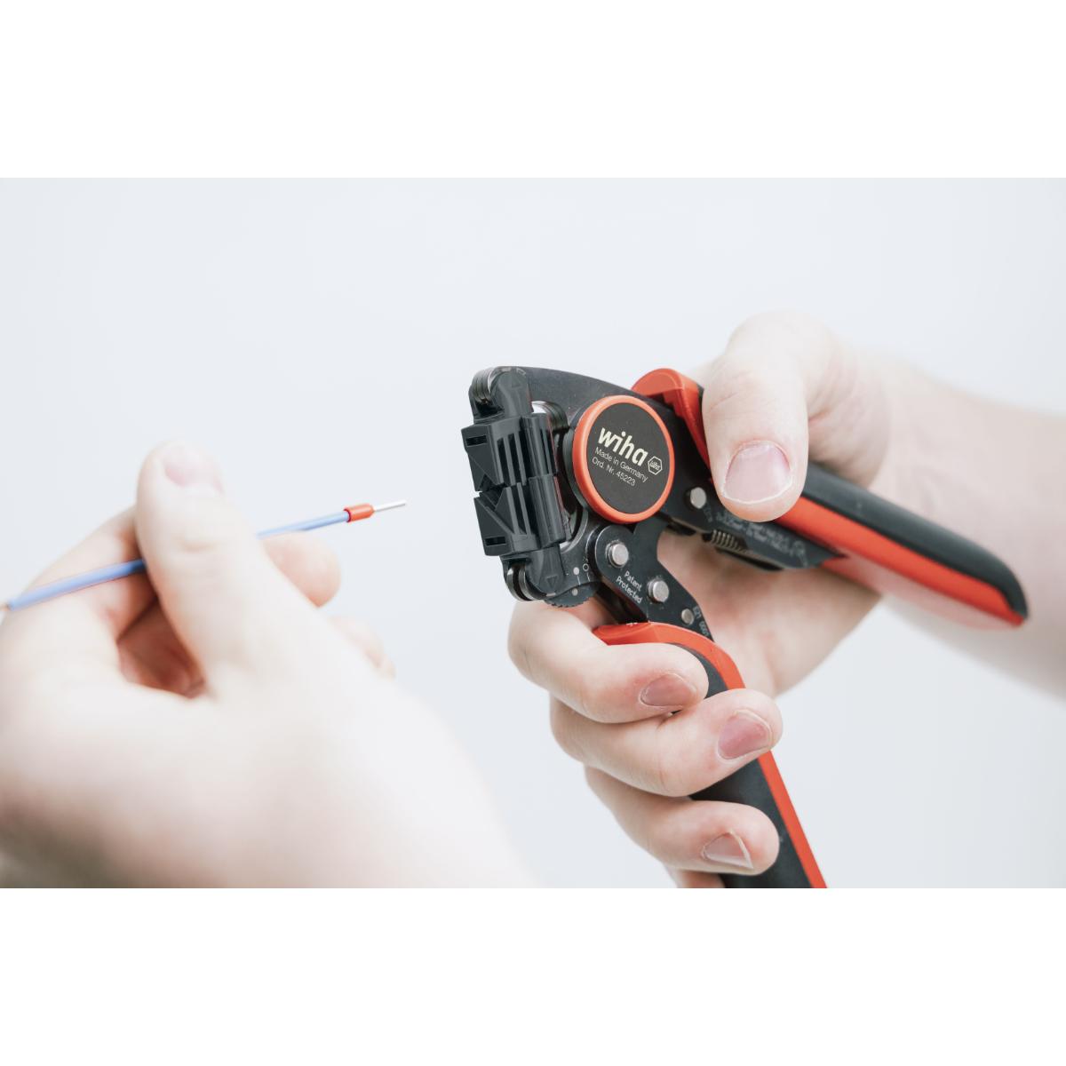 Wiha Crimpwerkzeug automatisch für Aderendhülsen Vierkant-Pressung mit drehbarem Crimpkopf 0,08 - 16 mm²