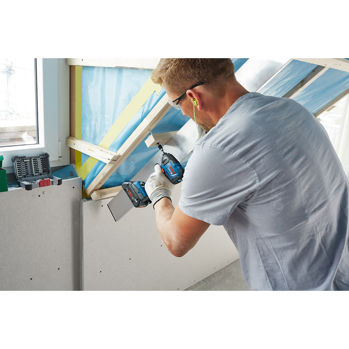 Bosch Akku-Drehschlagschrauber GDR 18V-210 C