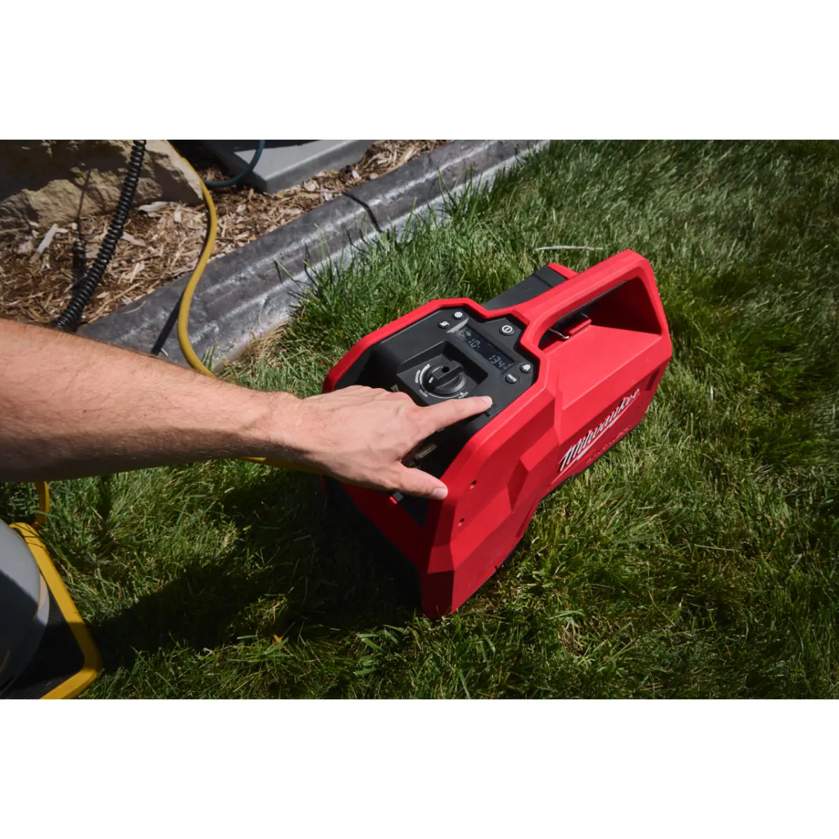Milwaukee M18 Bürstenlose Akku-Förderpumpe für Klimawartung M18 BLRP-121