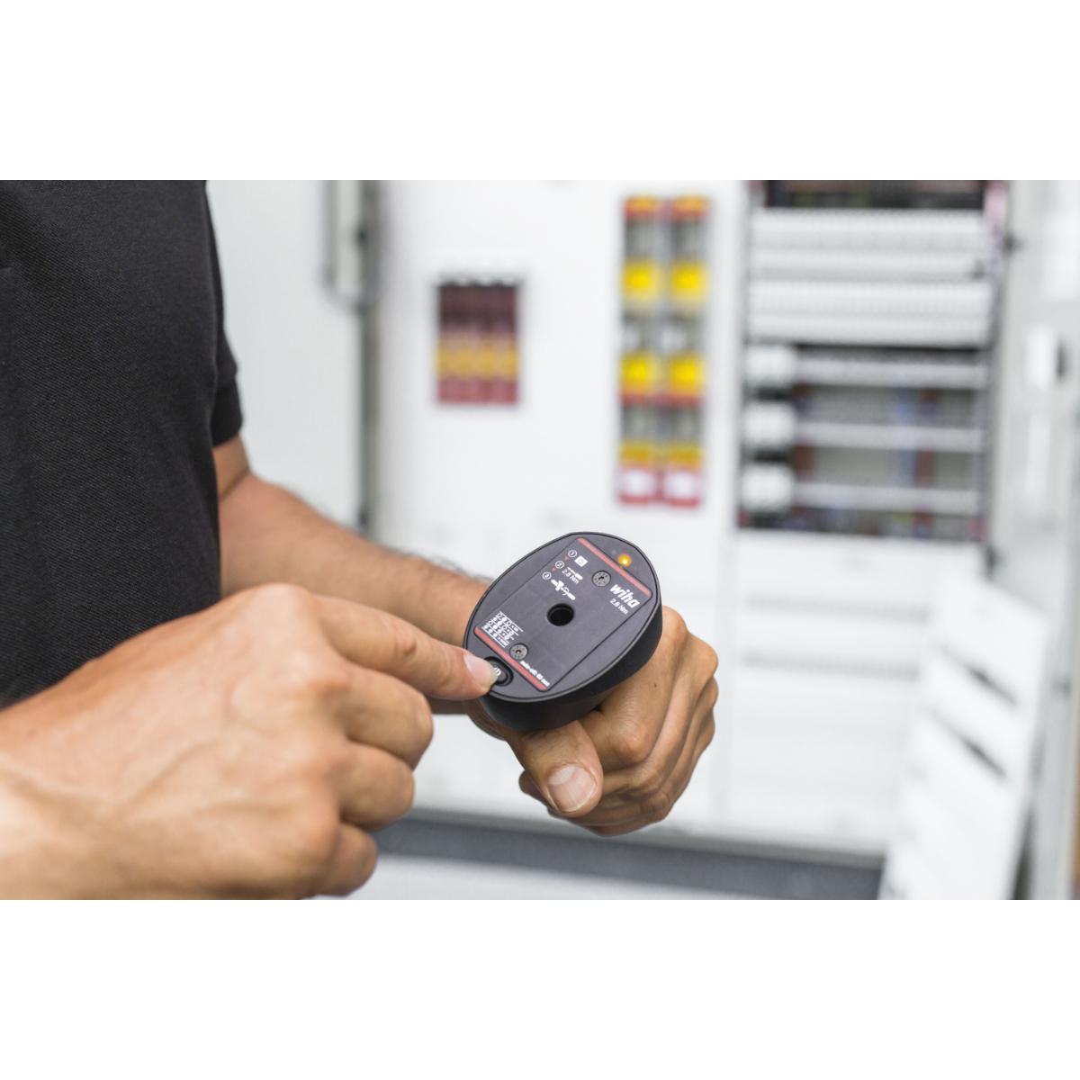 Wiha Drehmoment-Testgerät Torque QuickCheck Set 4-teilges Set mit Adapterklingen, Batterien und Box