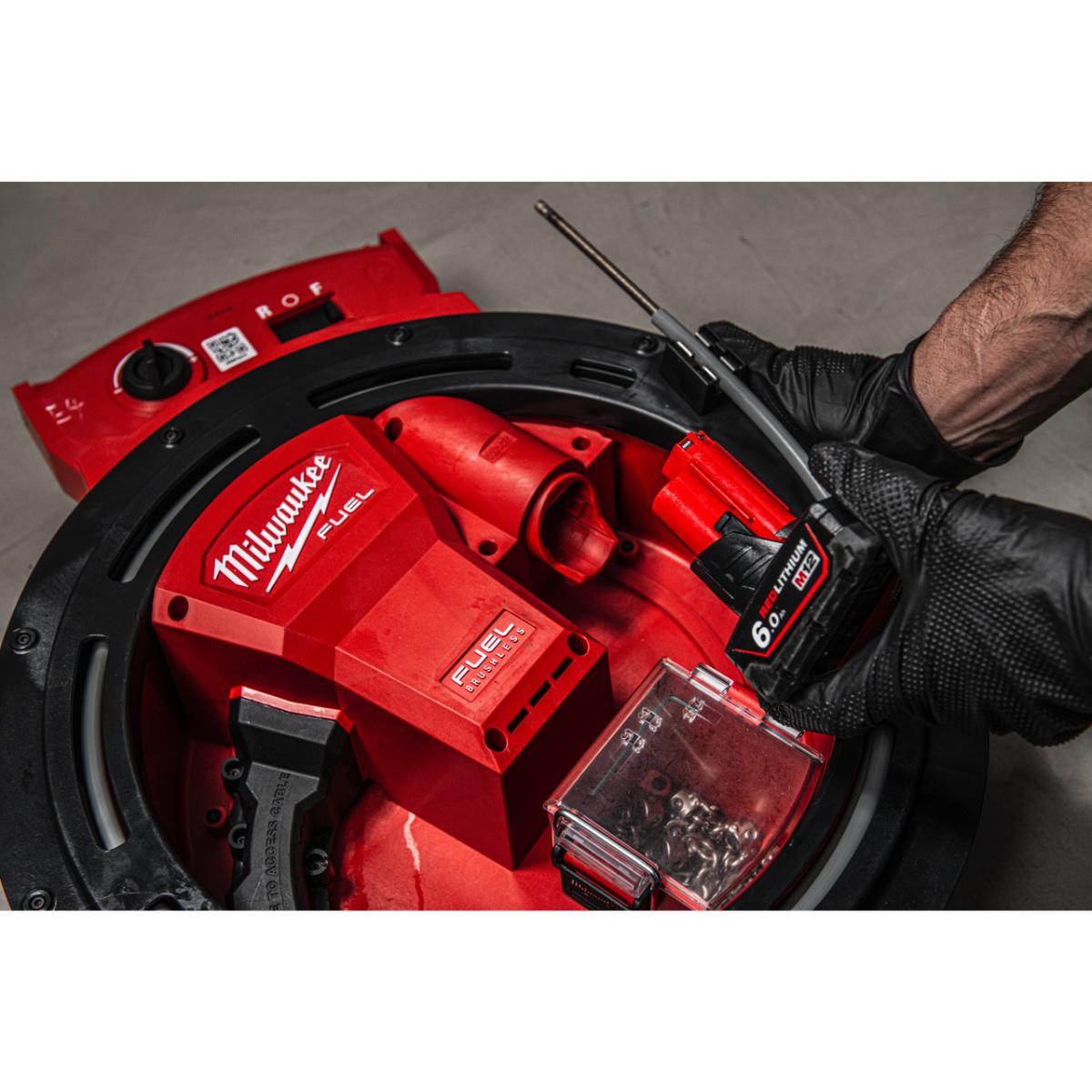 Milwaukee M12 Akku-Hochgeschwindigkeitsmaschine mit flexibler Welle M12HSFSM-0