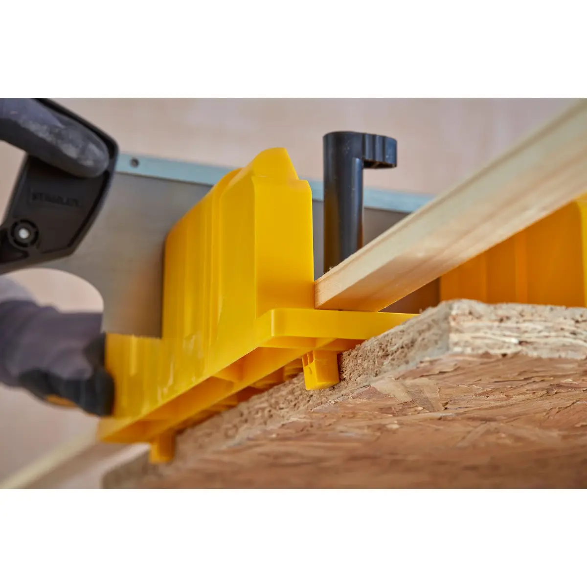 STANLEY Gehrungslade Ku. mit Säge 300 x 130 x 80 mm Integrierter Sägenstop