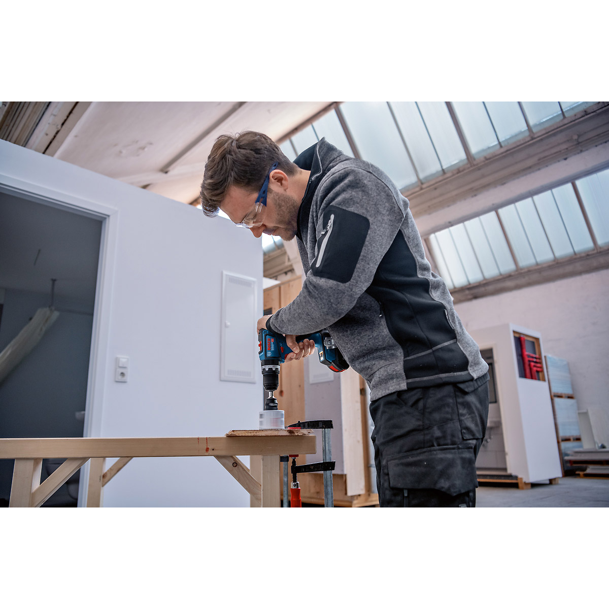 Bosch Schlagbohrschrauber GSB 18V-90C in L-BOXX 136 mit 2 x Li-Ion-Akku 4,0 Ah, Schnellladegerät