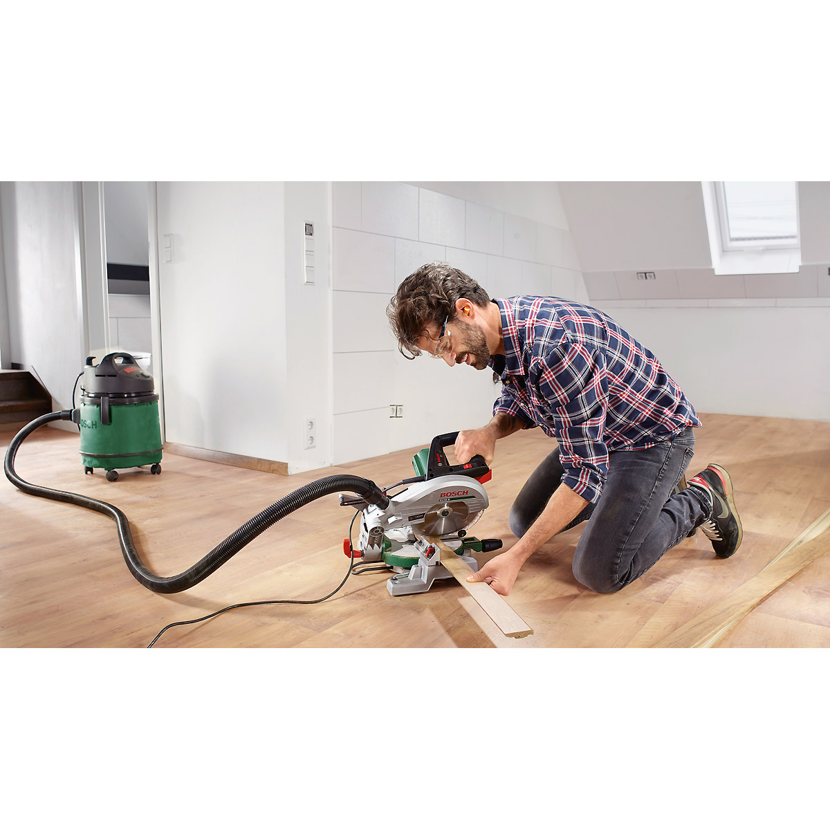 Bosch Kapp- und Gehrungssäge PCM 8