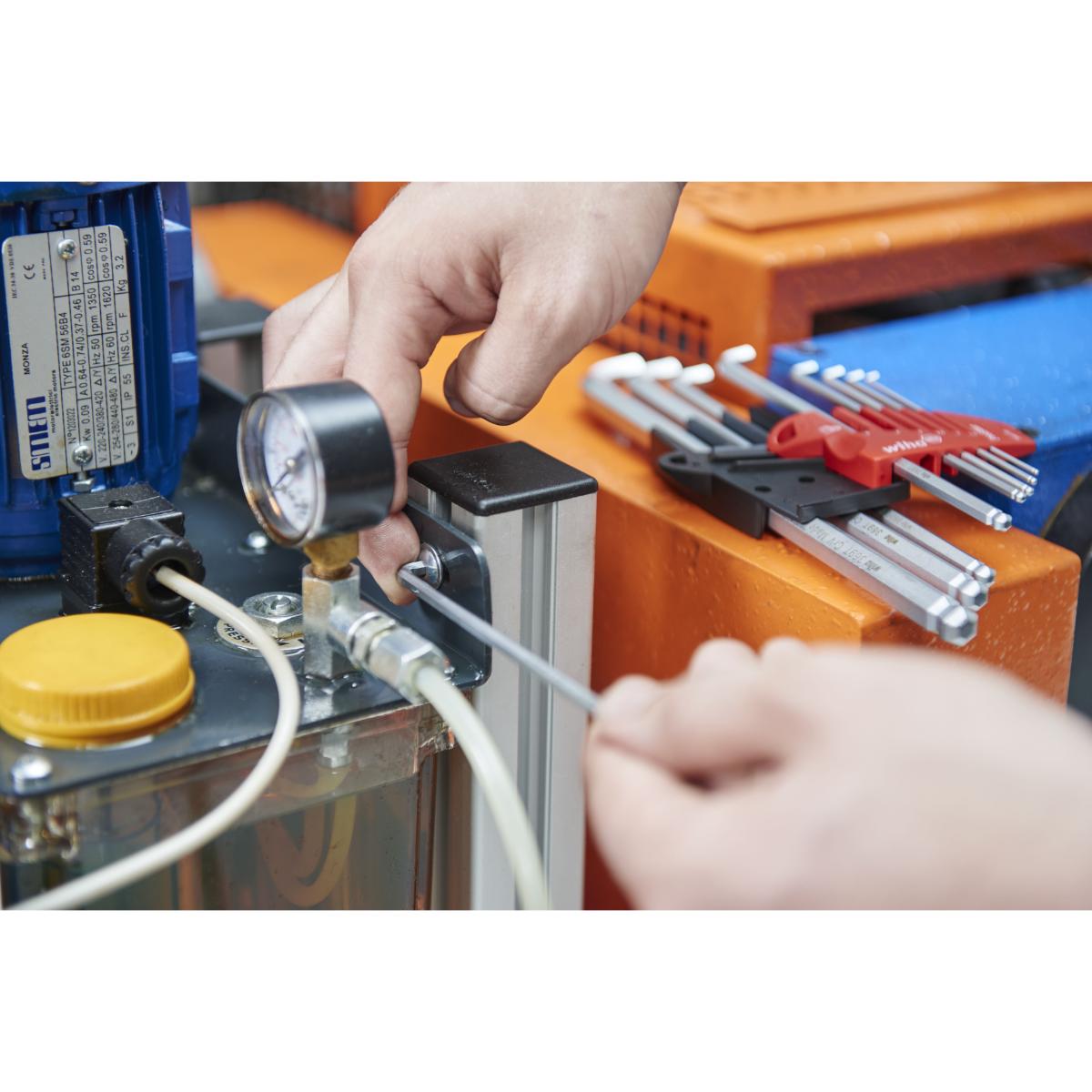 Wiha Stiftschlüssel Set im ProStar Halter Sechskant-Kugelkopf mit kurzem Schenkel 9-teilges Set mattverchromt in SB-Kartonverpackung