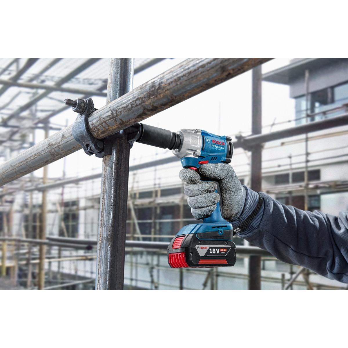 Bosch Akku-Drehschlagschrauber GDS 18V-350, 2 x Akku GBA 18V 4.0Ah in L-BOXX