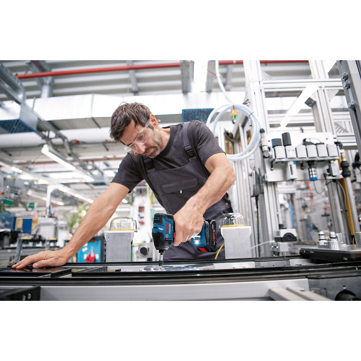 Bosch Akku-Drehschlagschrauber GDR 18V-210 C