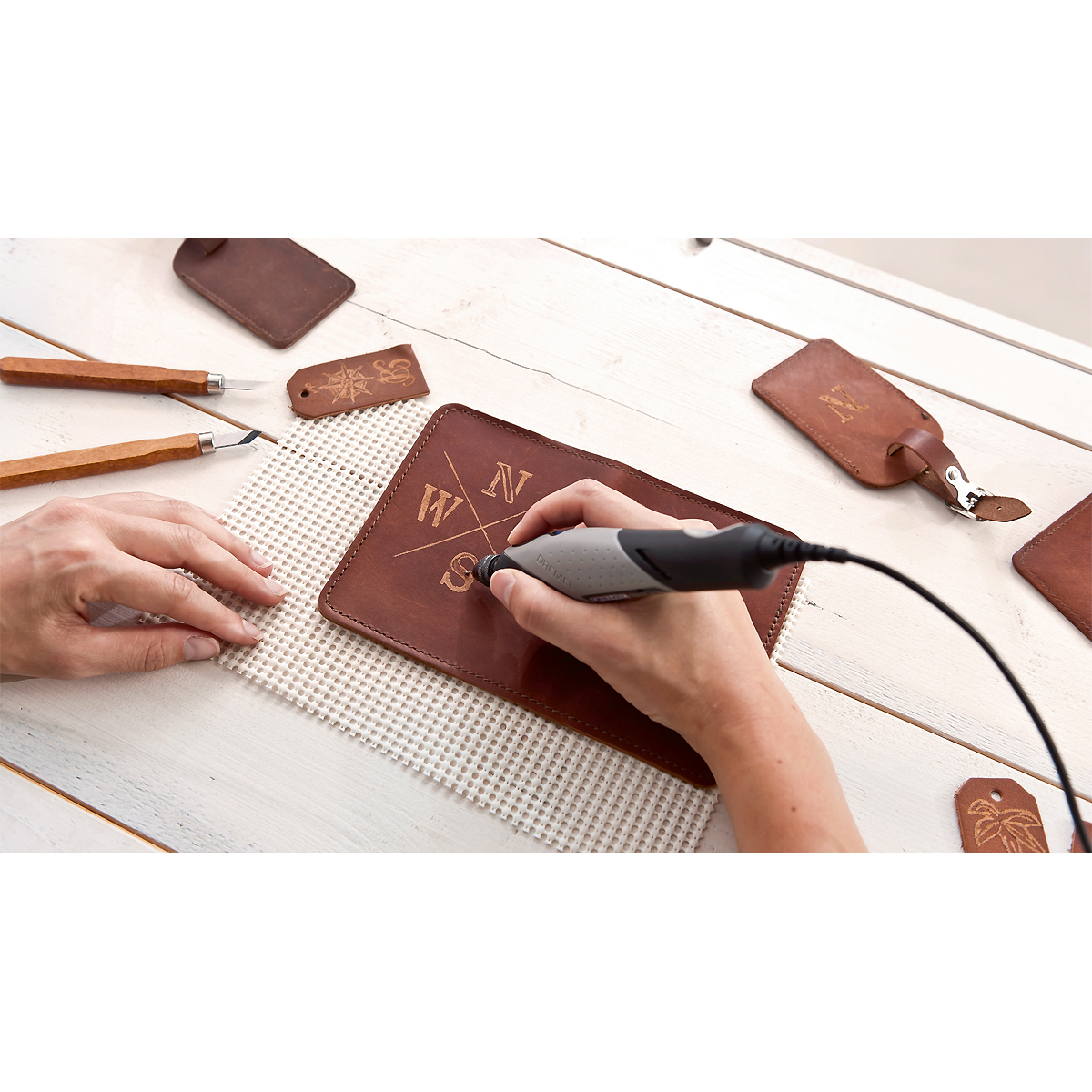 DREMEL Stylo+, 2050-15 Multifunktionswerkzeug mit 15 Zubehöre