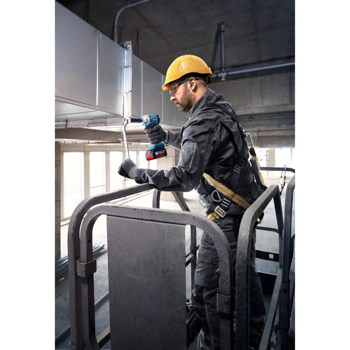 Bosch Akku-Drehschlagschrauber GDS 18V-350, 2 x Akku GBA 18V 4.0Ah in L-BOXX