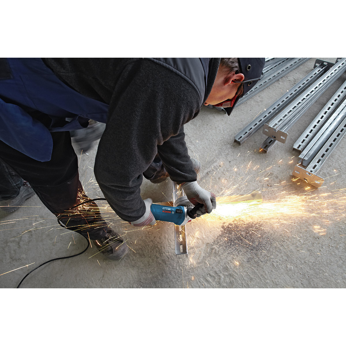 Bosch Winkelschleifer GWS 11-125, 240 V, Zusatzhandgriff + Handwerkerkoffer