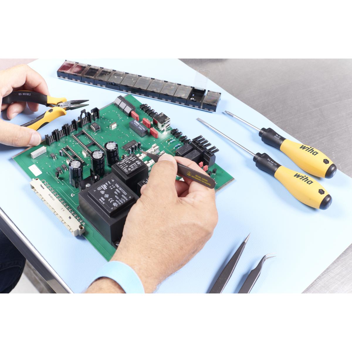 Wiha SMD-Pinzette Set Professional ESD gemischt 5-teilges Set mit Box