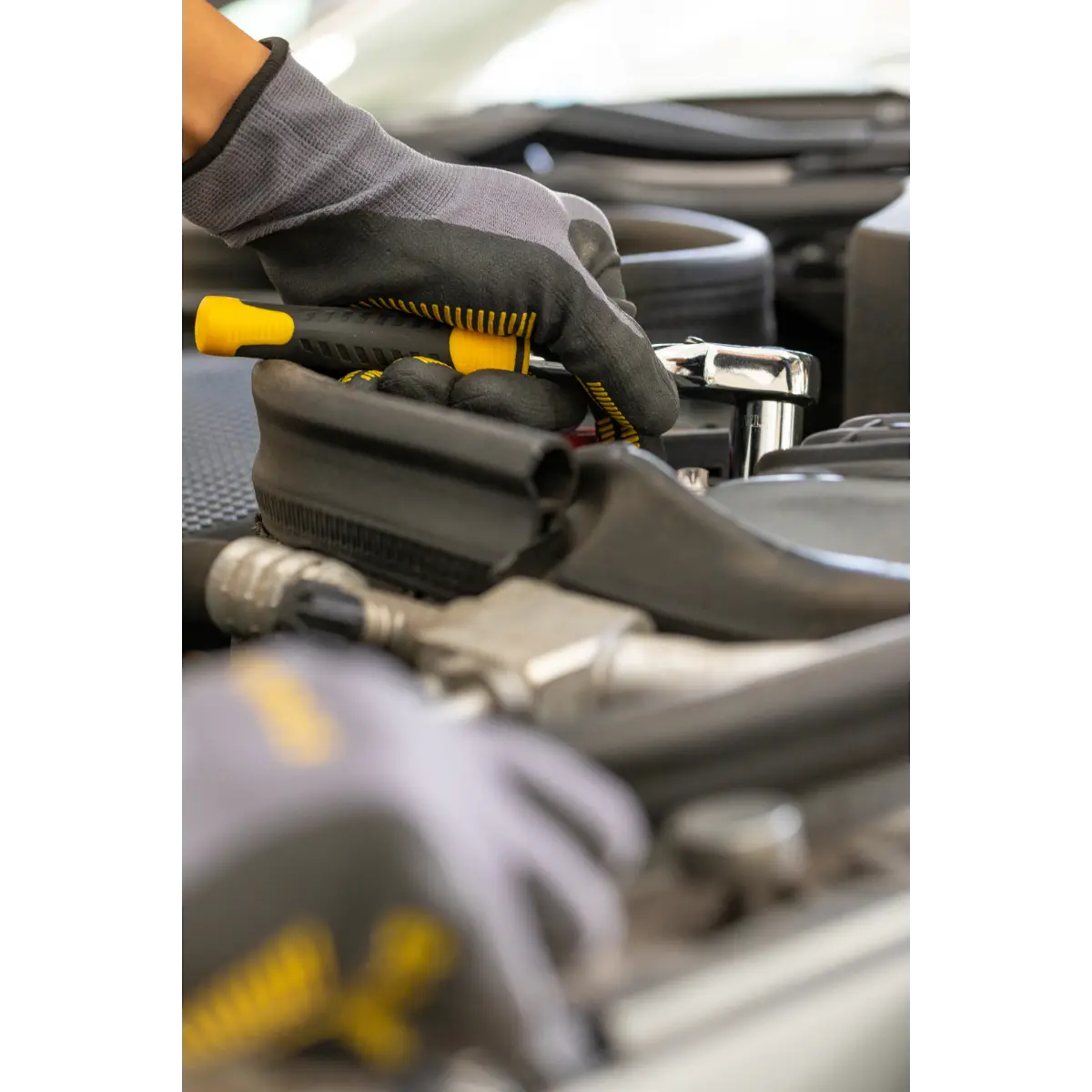 STANLEY 3/8 Zoll Umschaltknarre, 72 Zähne, Griff aus Bi-Material für Kontrolle und Komfort