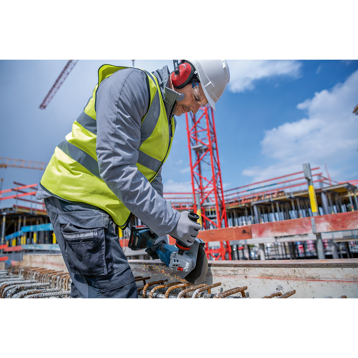 Bosch Akku-Winkelschleifer GWS 18V-180 PC