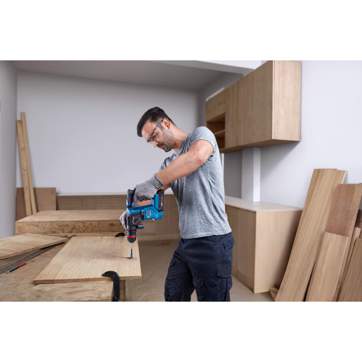 Bosch Akku-Bohrhammer mit ONECHUCK GBH 18V-18 X