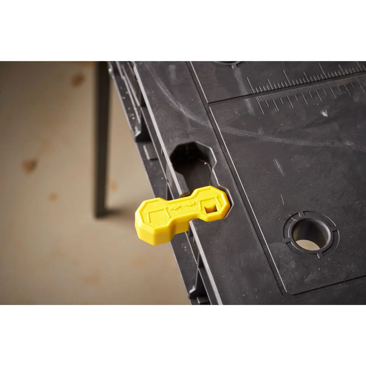 STANLEY Tragbare Essential Werkbank
